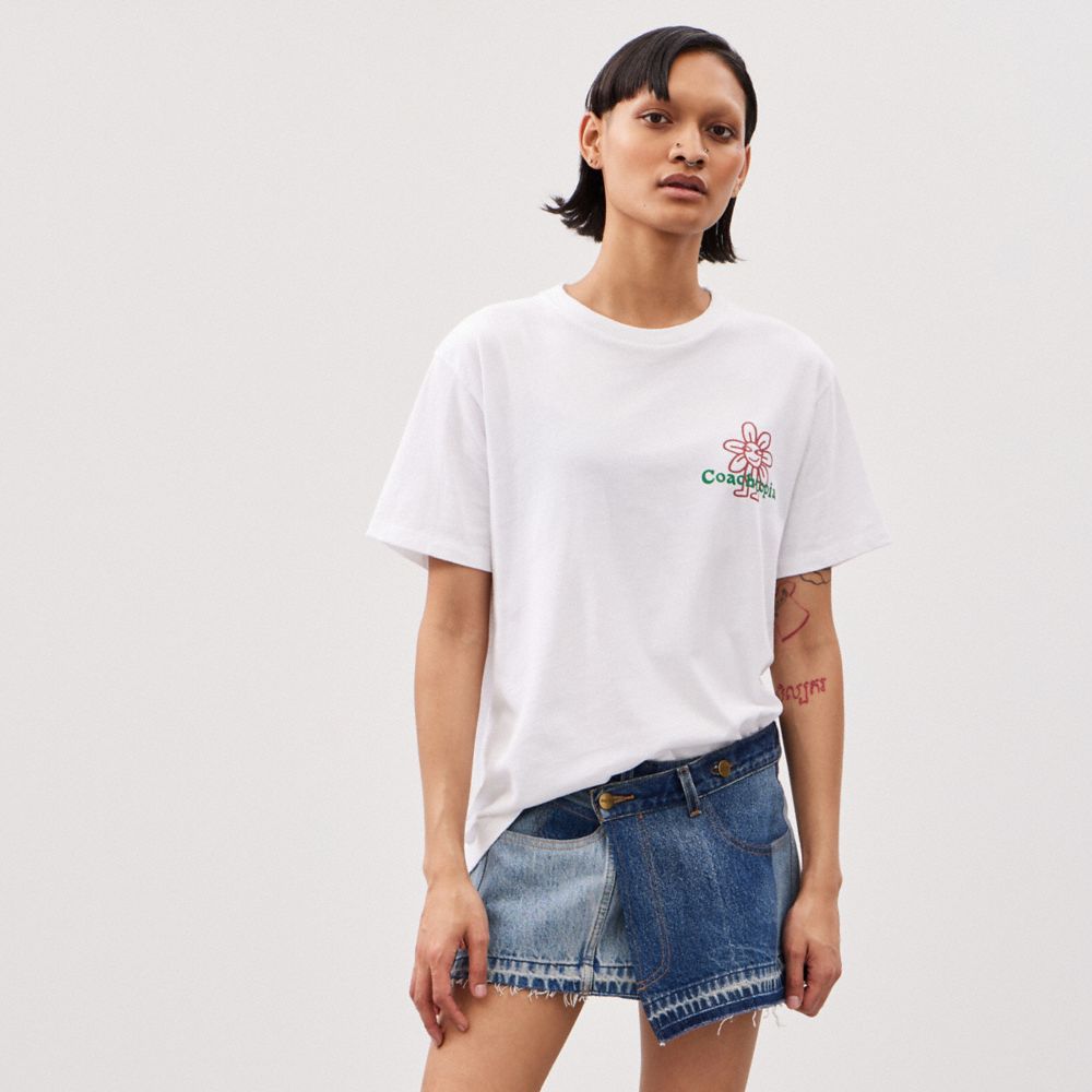 Coach Relaxed T Shirt In 97% Recycled Cotton: Flower Watcher Blancas | COH865967