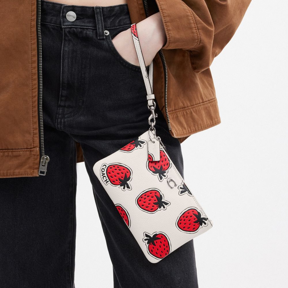 Coach Small Wristlet With Strawberry Print Plateadas Multicolor | COH865646